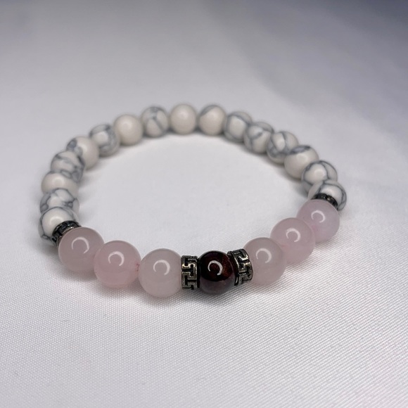 Evolve Mala Jewelry - New Crystal Garnet Howlite Rose Quartz Stretch Bracelet Medium